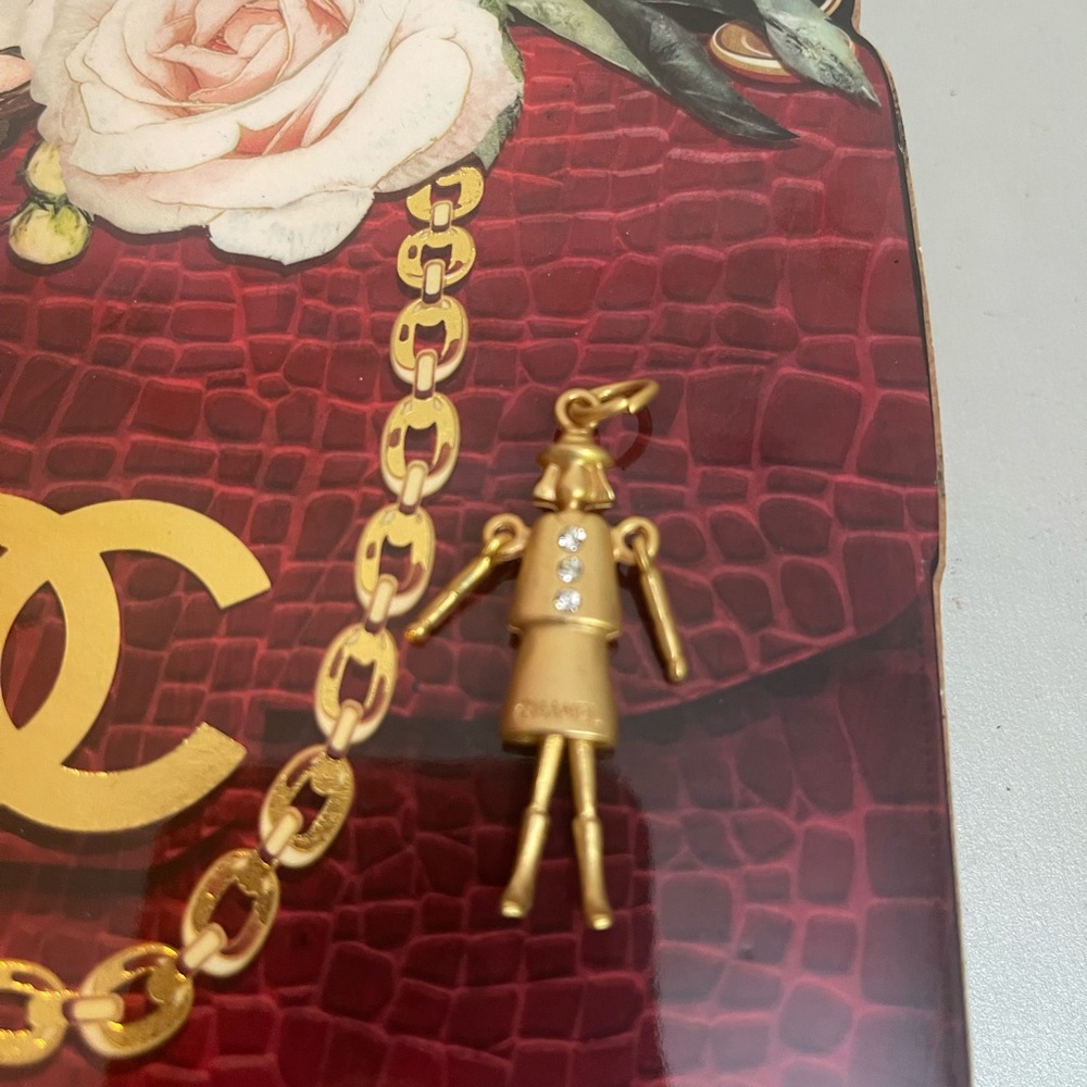 Chanel zipper puller - Picture 9 of 11